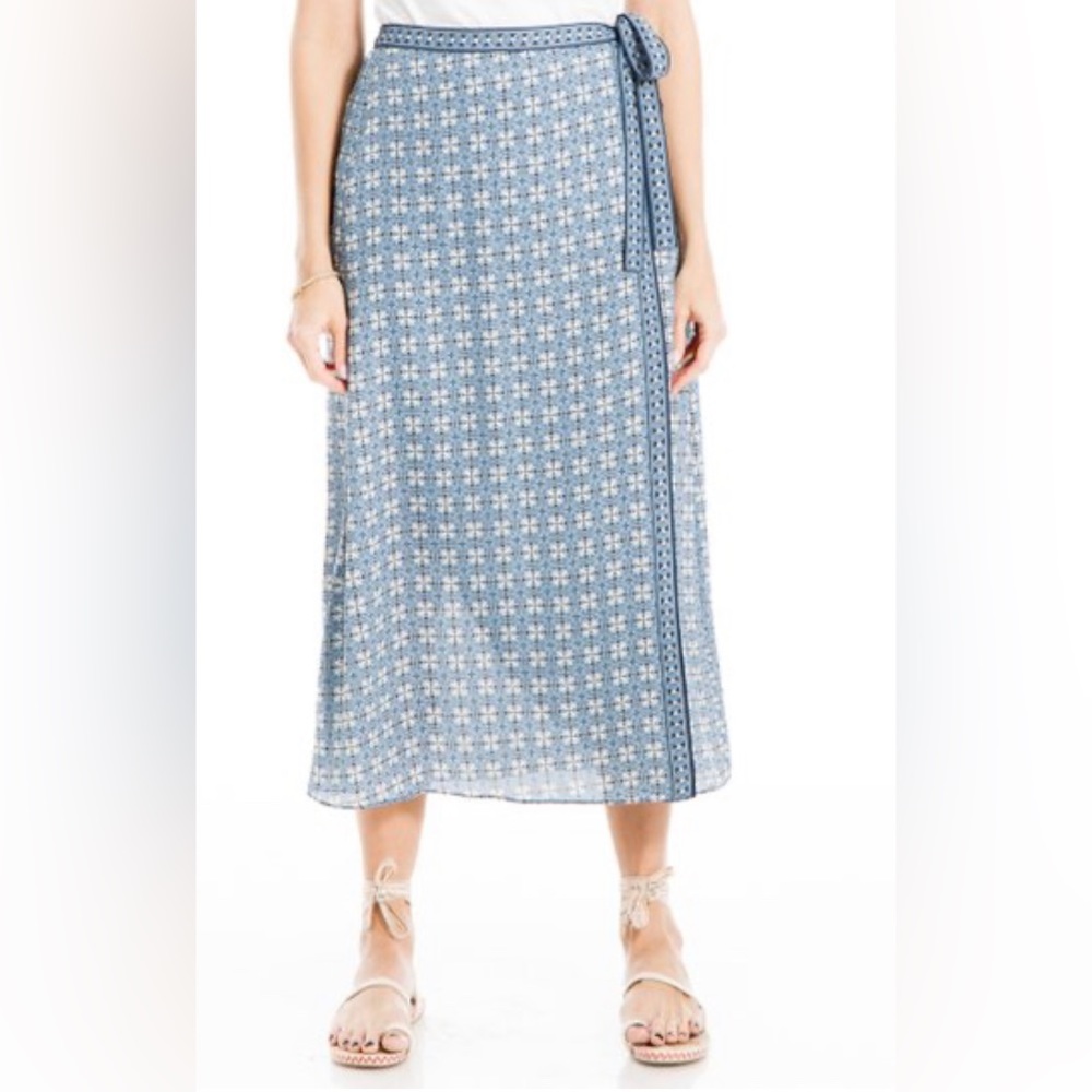 136.-Red& Blue Max Studio Midi/maxi skirt Geometric Multicolor prints